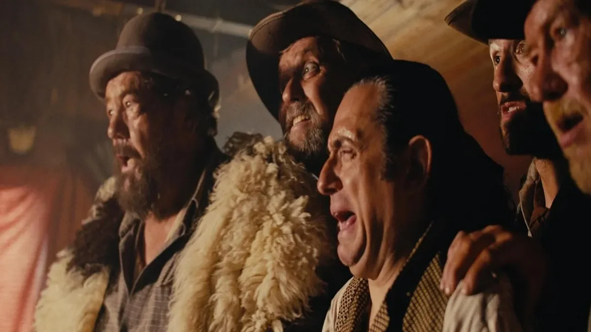 Hinter dem Eisernen Horizont