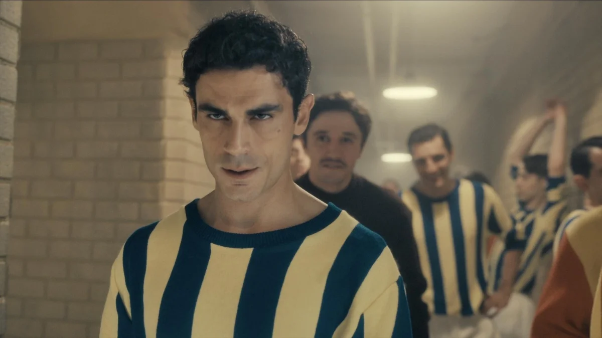 Lefter: Bir Ordinaryüs Hikayesiav